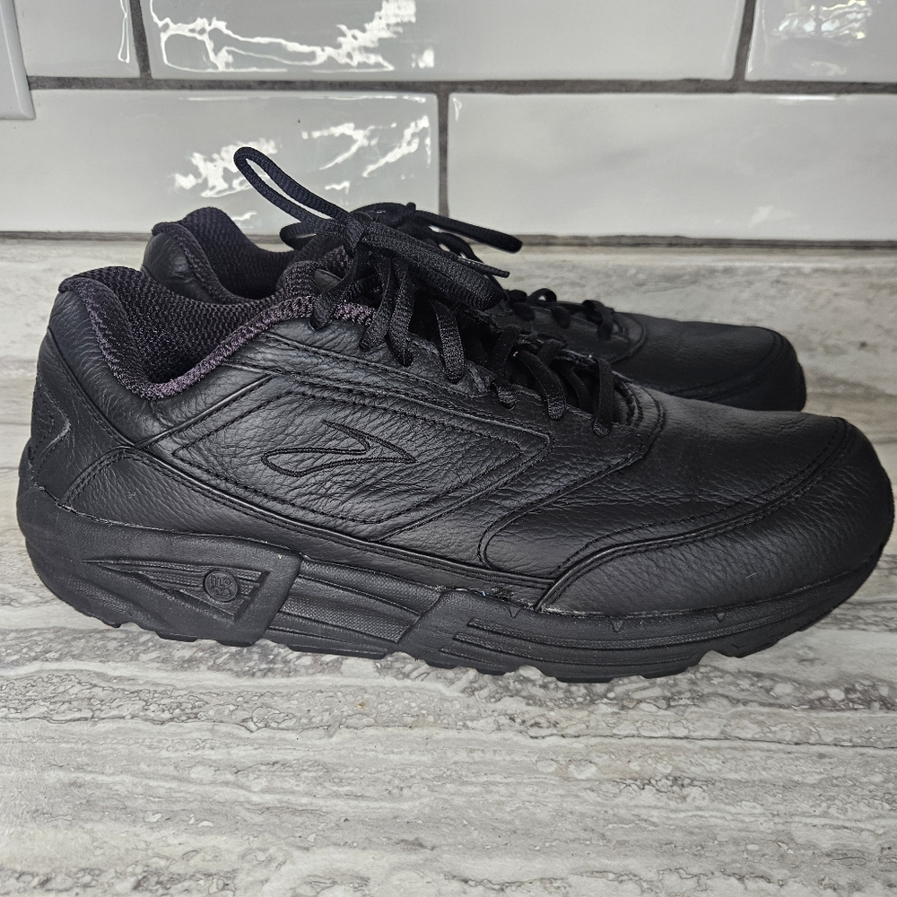 Brooks leather Addiction walker mens size 11.5 sneakers